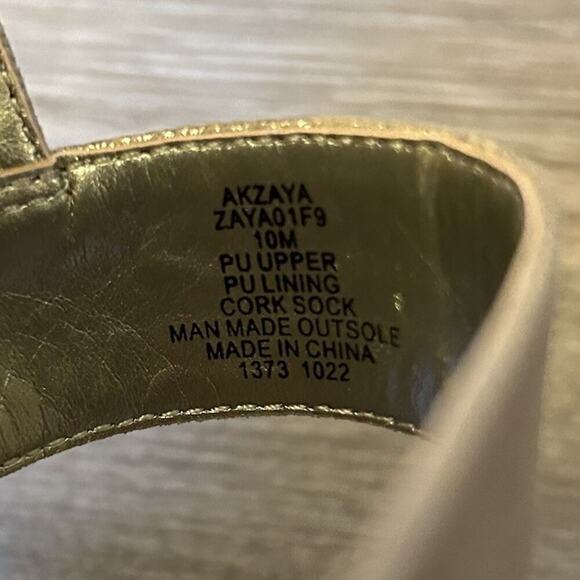 Anne Klein Women's Zaya Block Heel Sandals 4.5" Platinum Ankle Strap Size 10 NWB - Picture 14 of 15